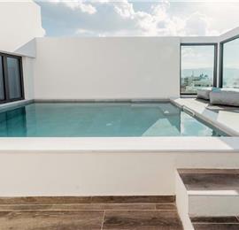 3 bedroom penthouse apartment with pool in Chania town, sleeps 6